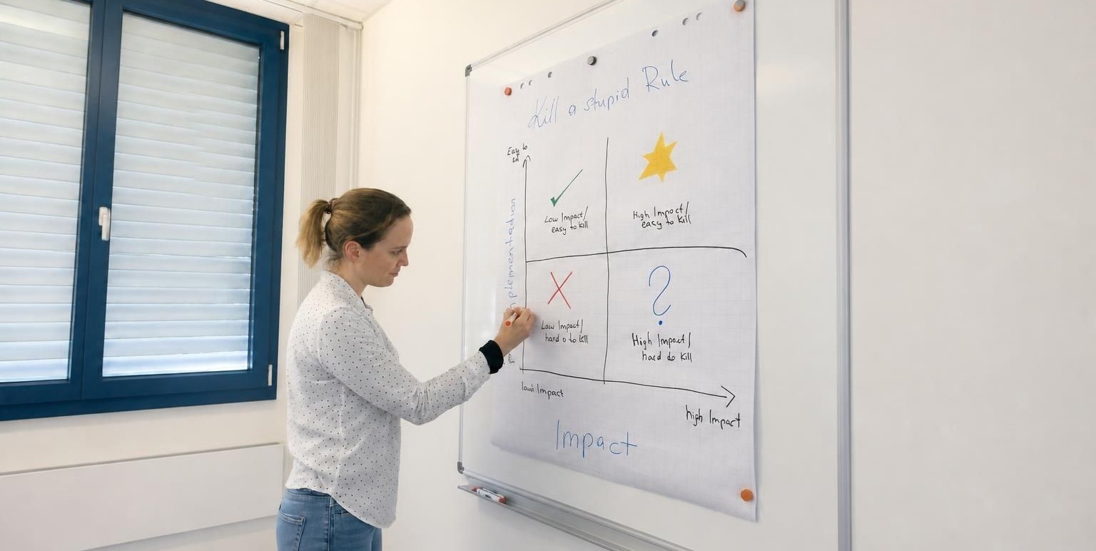 Beate Schulte bei einem Vortrag zu Employer Branding auf der Bühne